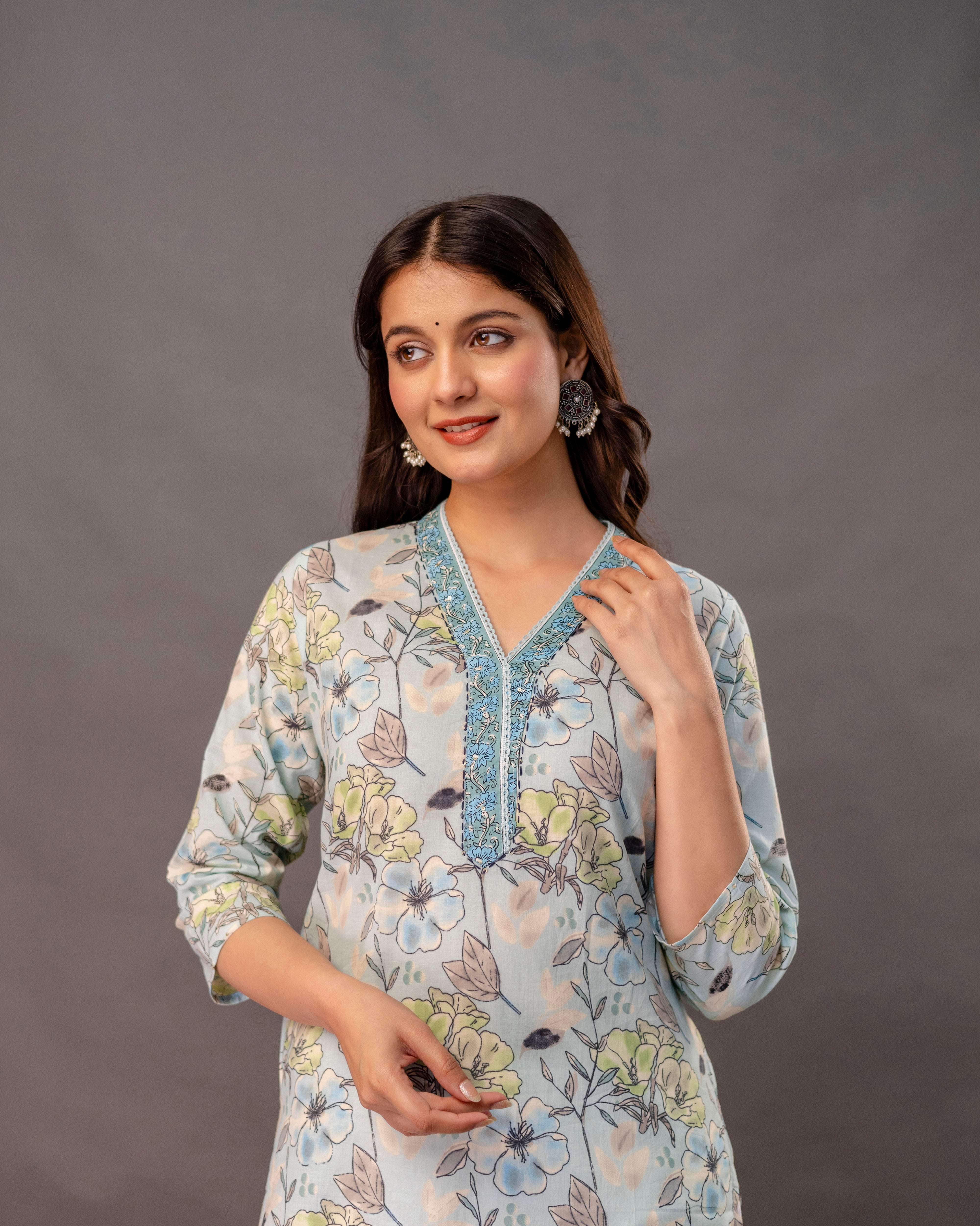 AABHA FLORAL STRAIGHT KURTA