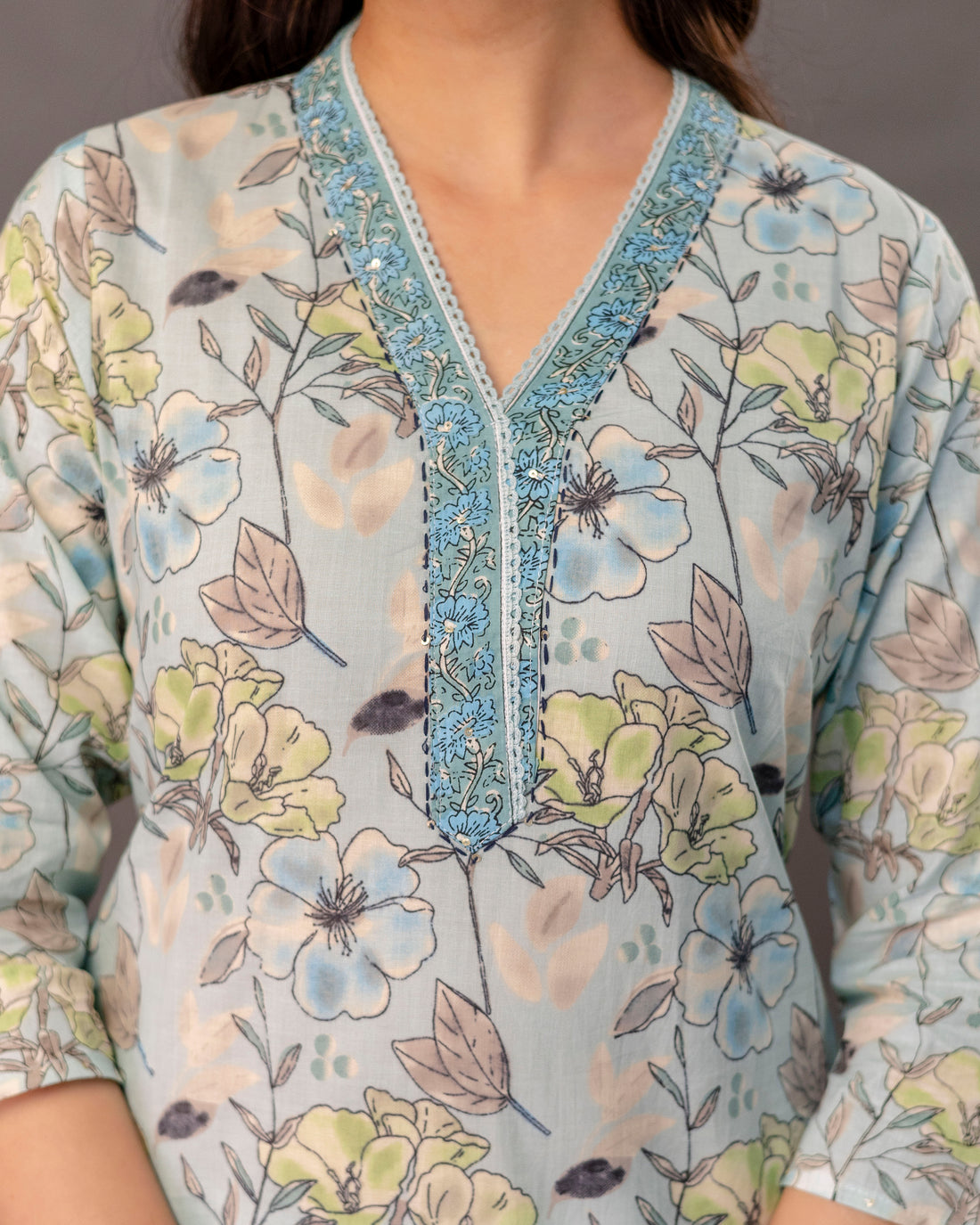 AABHA FLORAL STRAIGHT KURTA