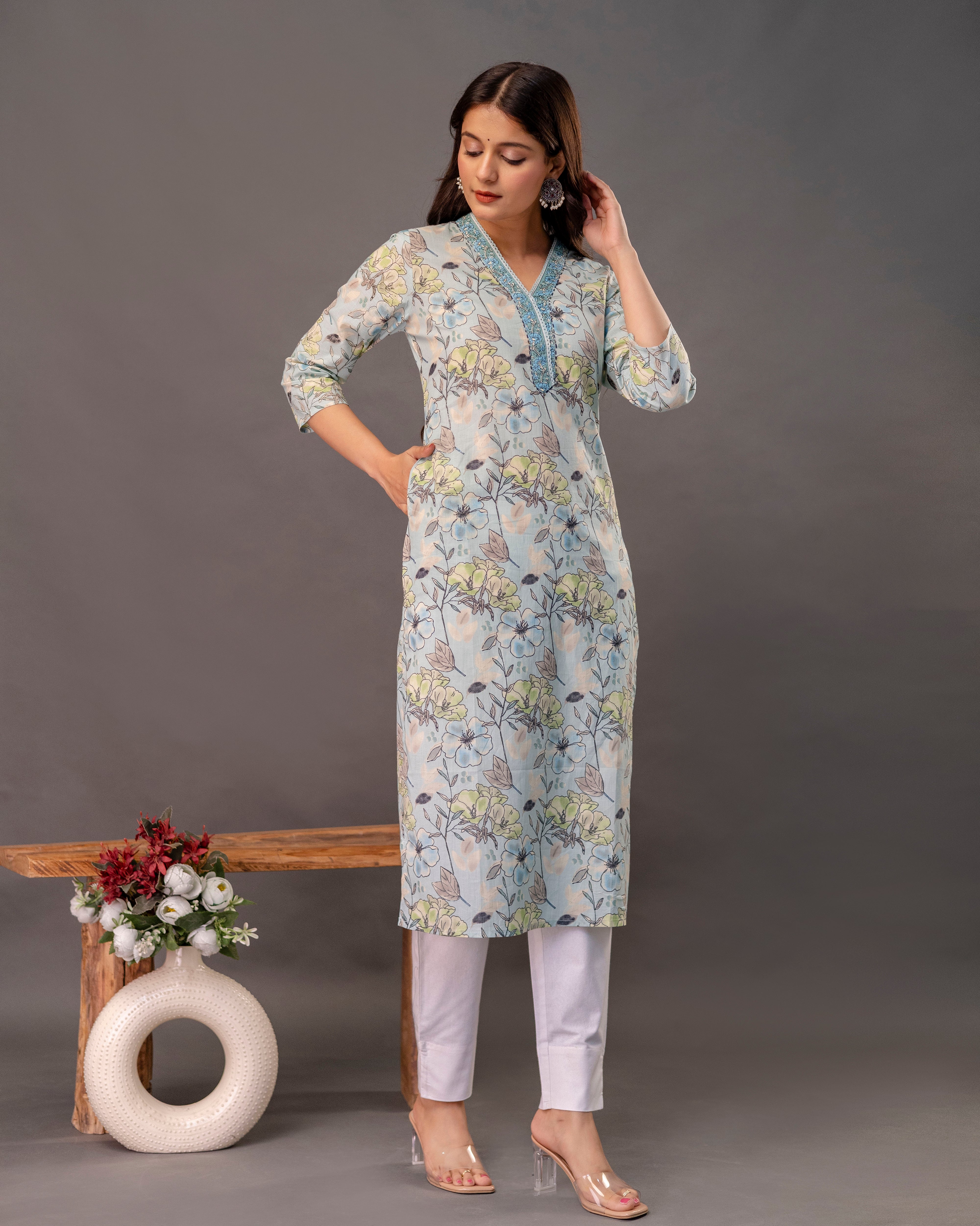 AABHA FLORAL STRAIGHT KURTA