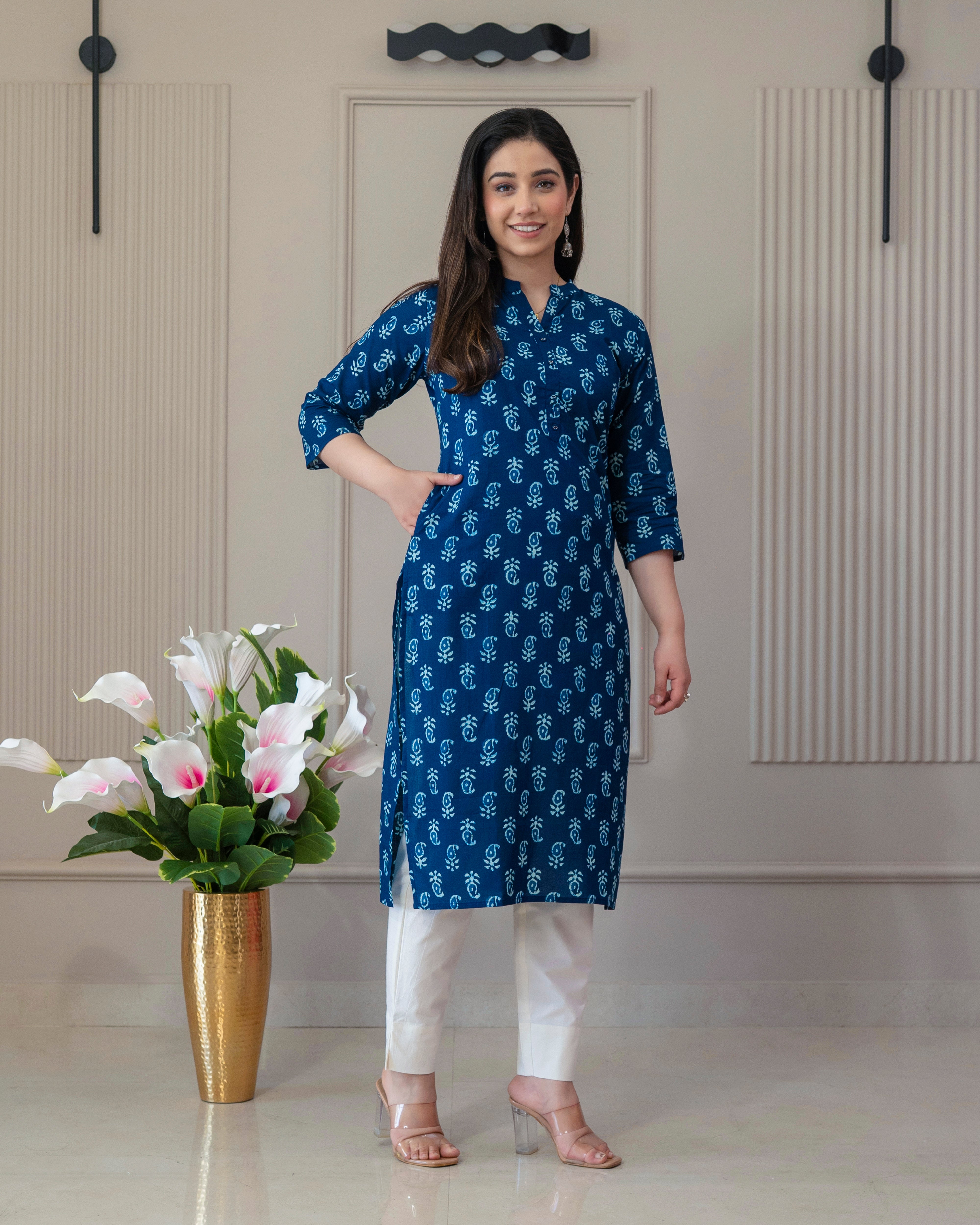 INDIGO VASUDHA STRAIGHT KURTA