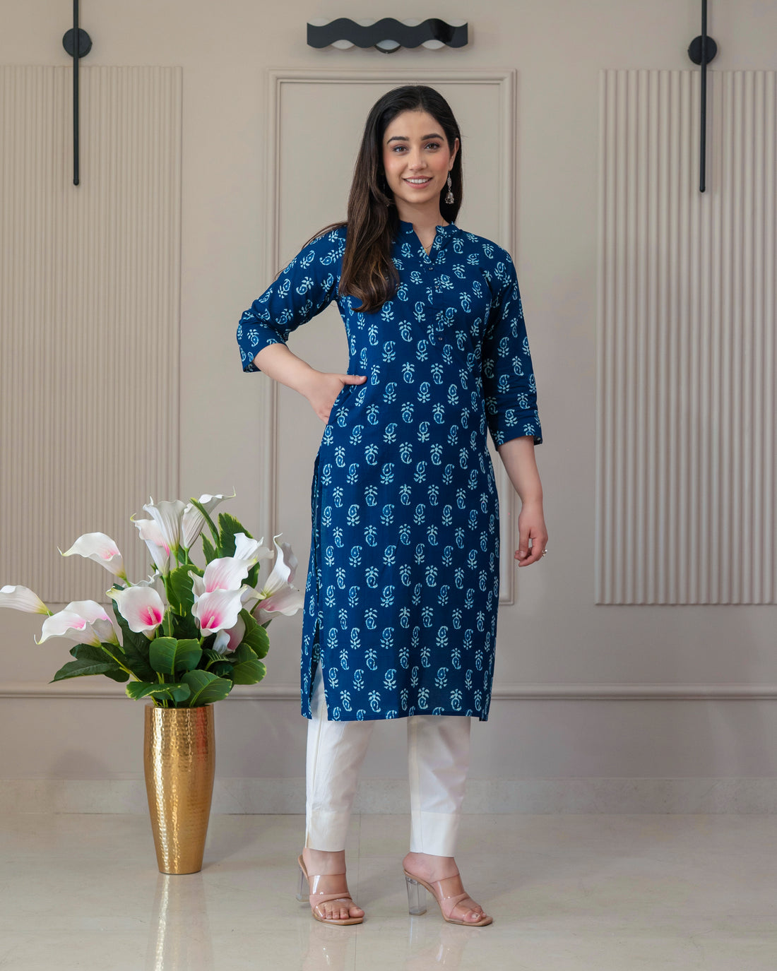 INDIGO VASUDHA STRAIGHT KURTA