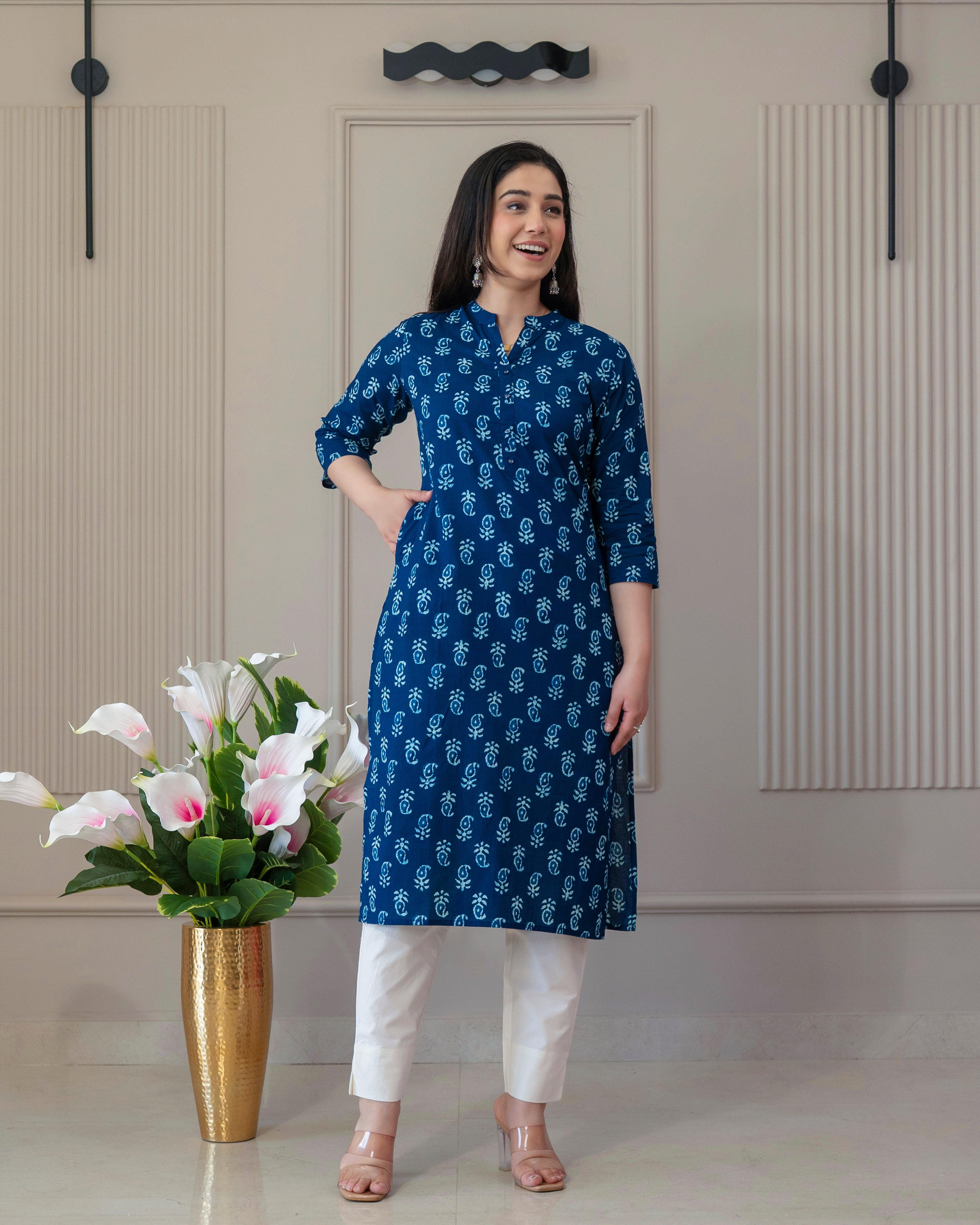 INDIGO VASUDHA STRAIGHT KURTA