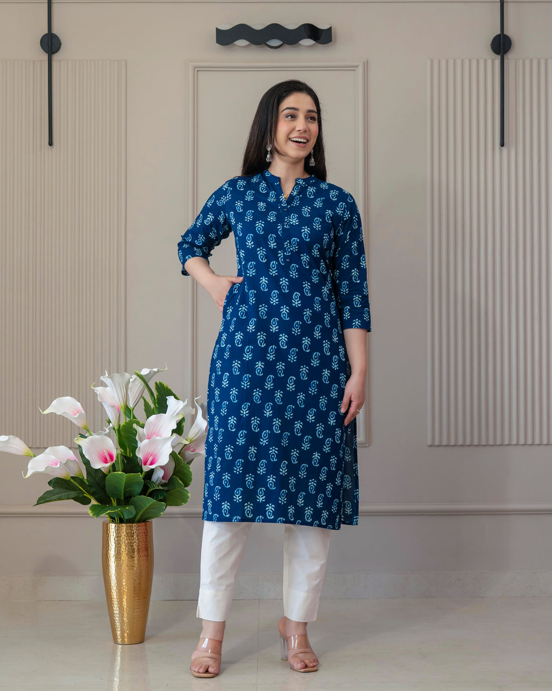 INDIGO VASUDHA STRAIGHT KURTA