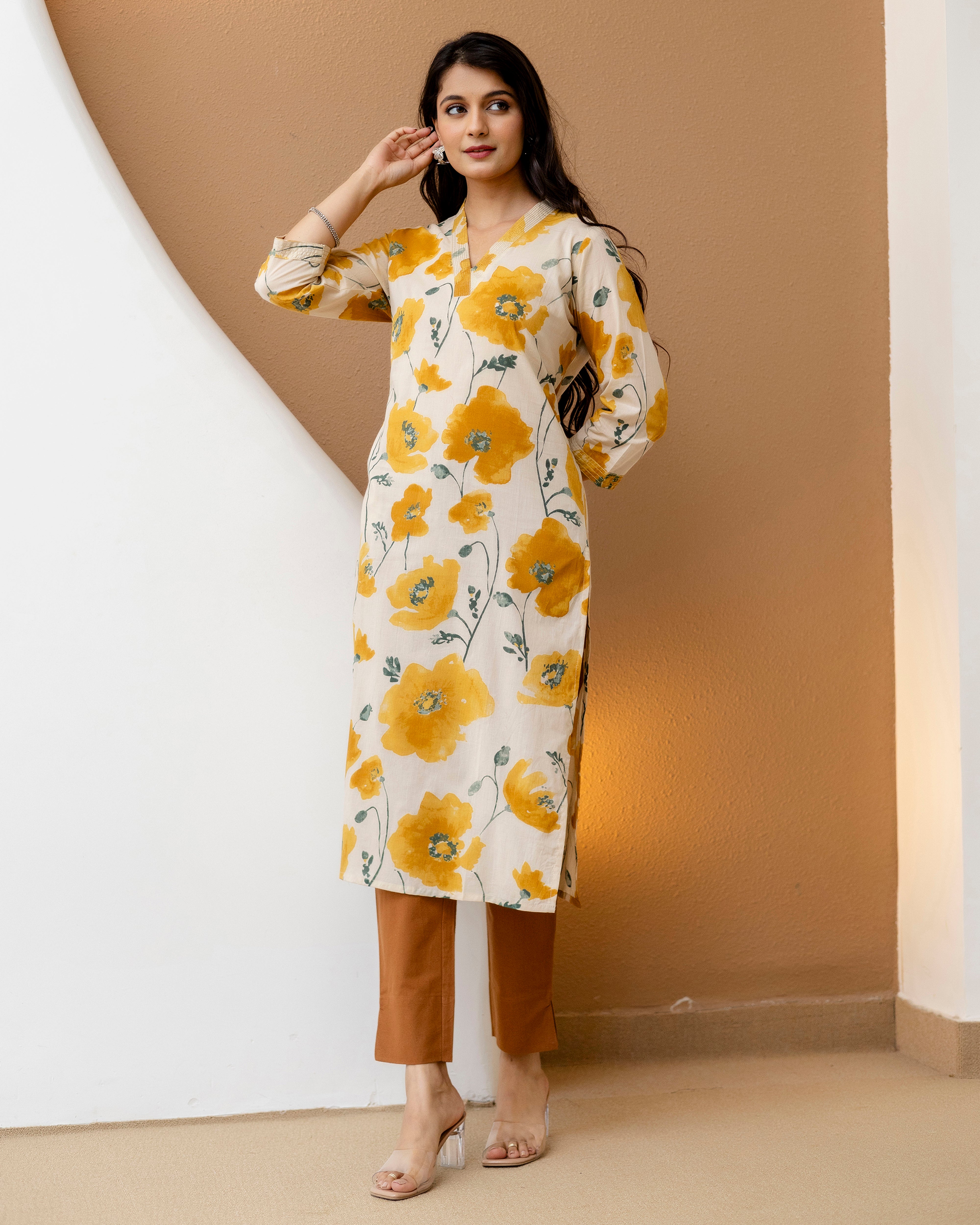 SUNEHRI CHARM STRAIGHT KURTA