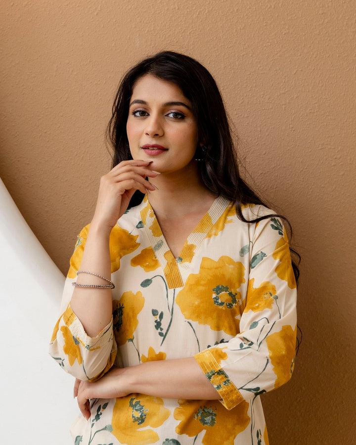 SUNEHRI CHARM STRAIGHT KURTA