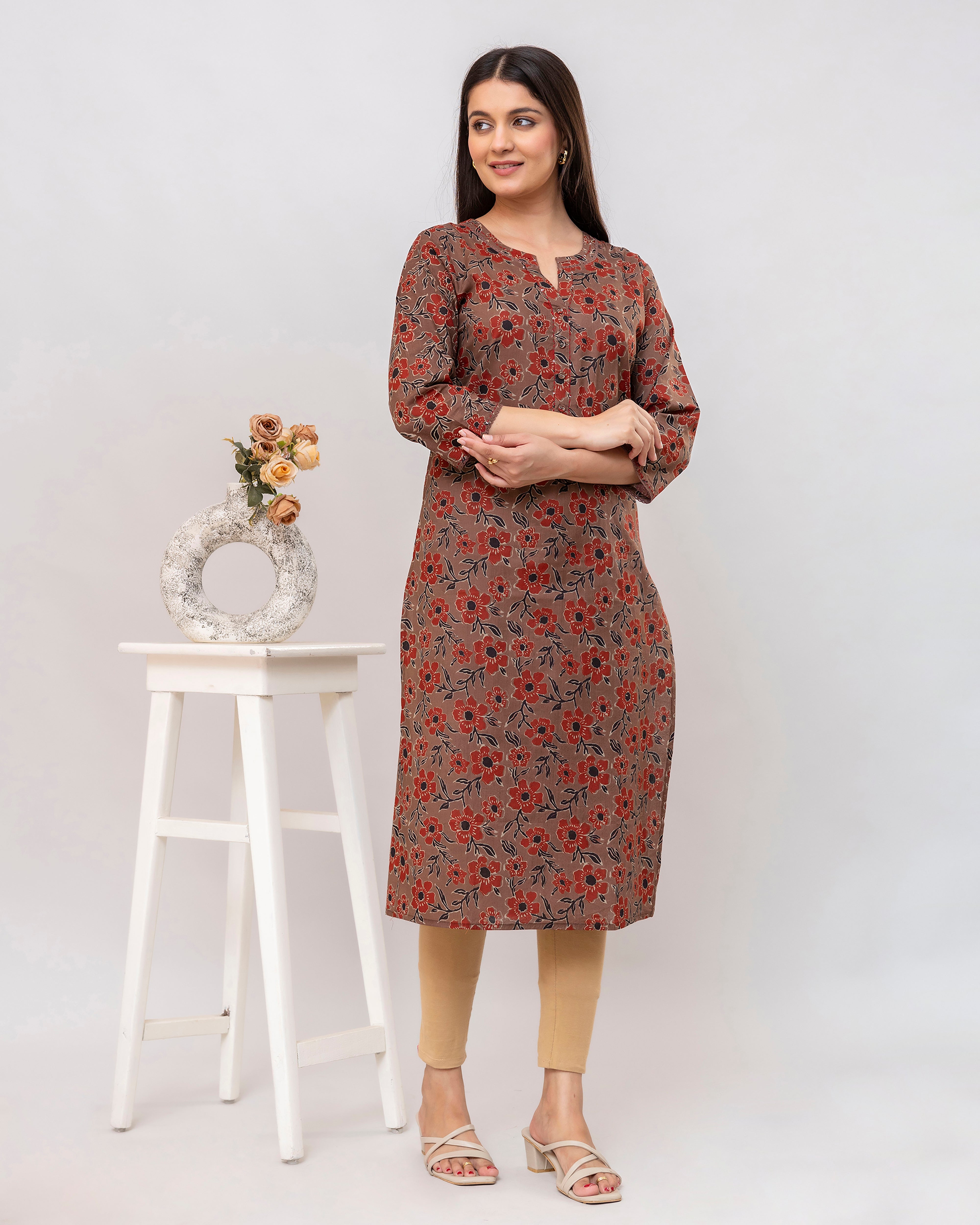 The 'Aarvi' Ajrakh Floral Kurta