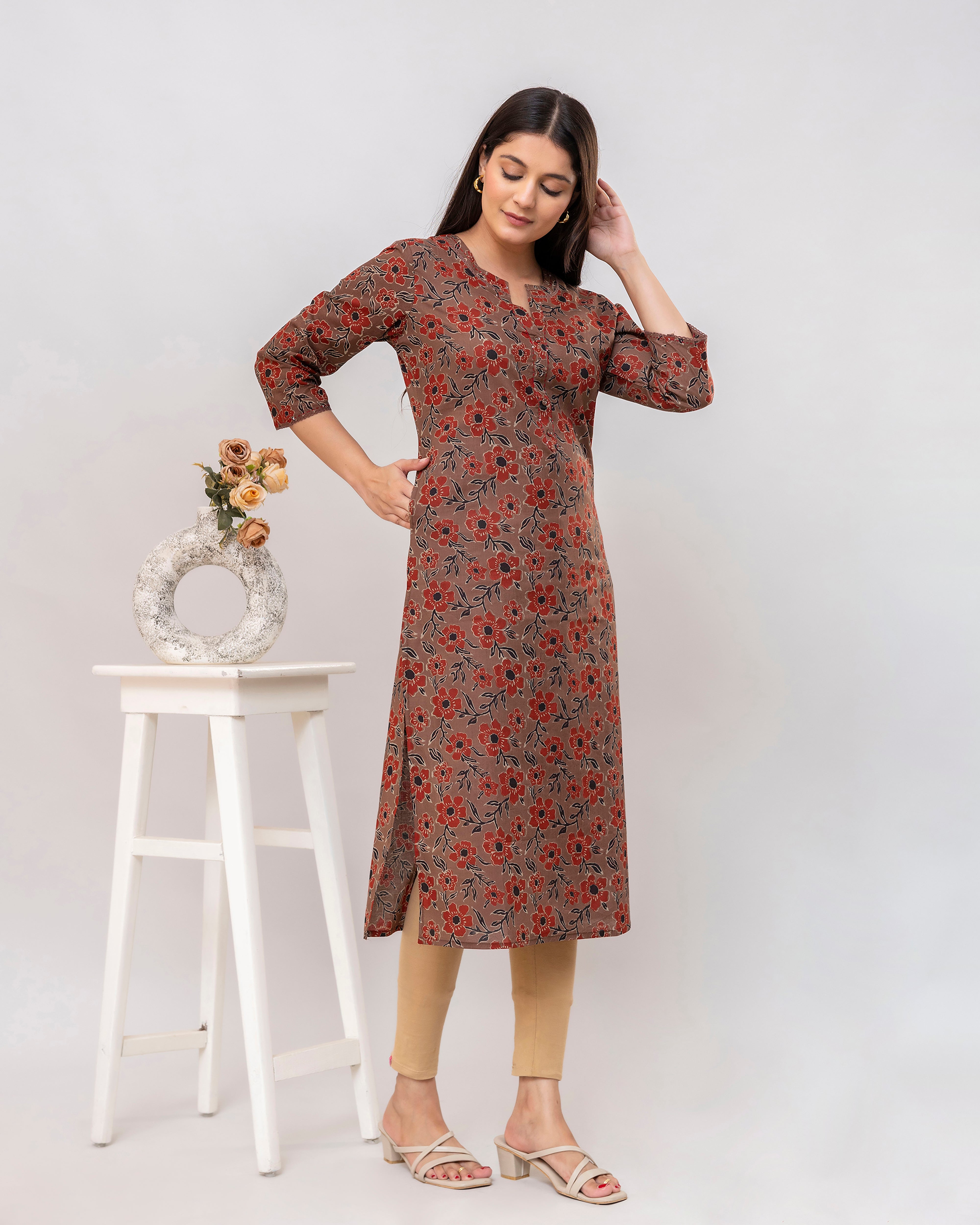 The 'Aarvi' Ajrakh Floral Kurta