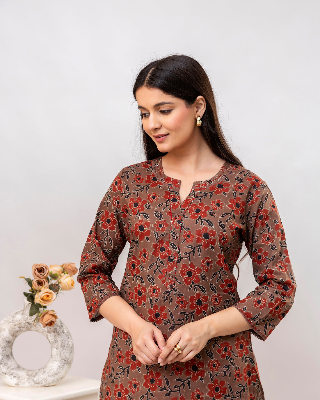 The 'Aarvi' Ajrakh Floral Kurta