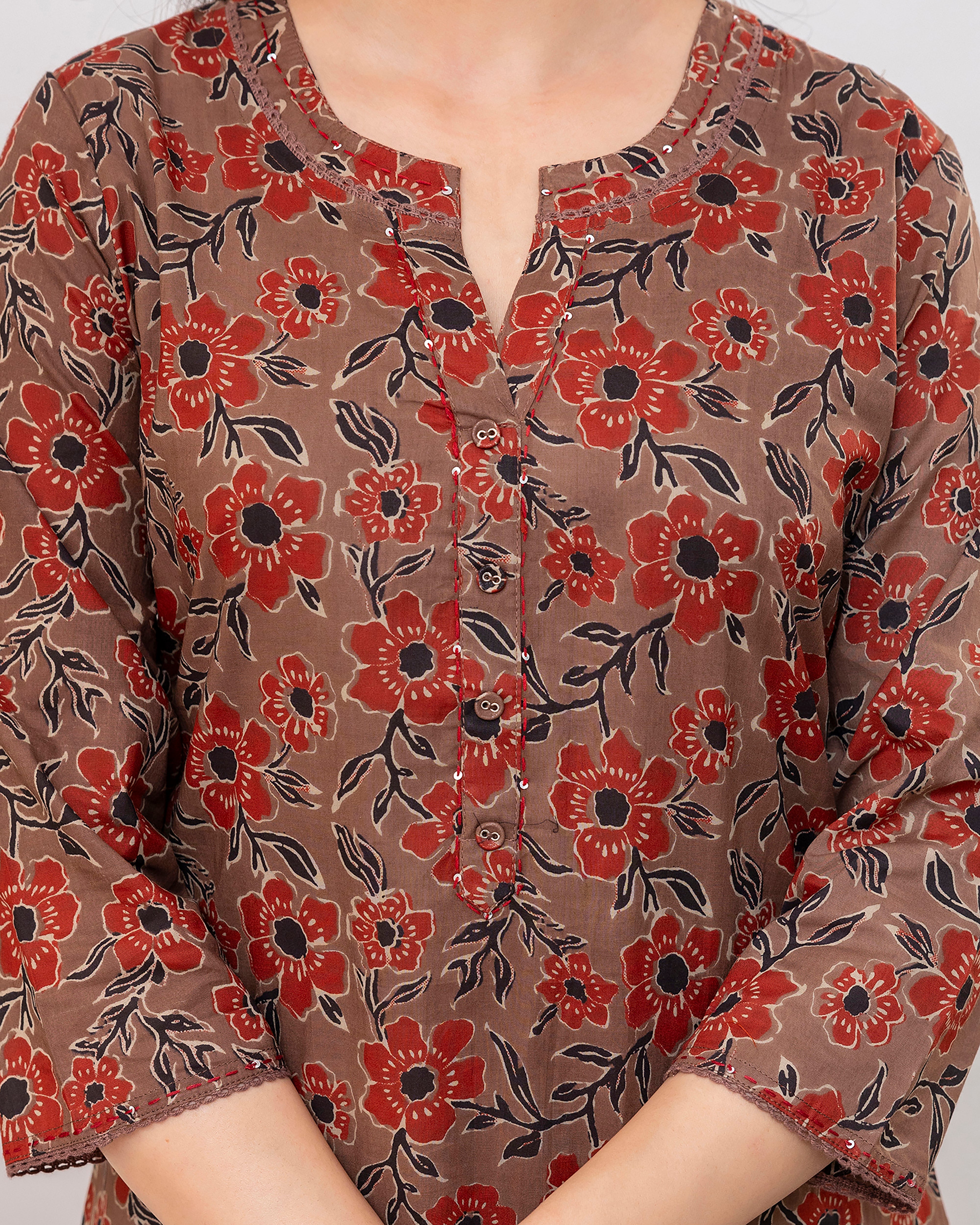 The 'Aarvi' Ajrakh Floral Kurta