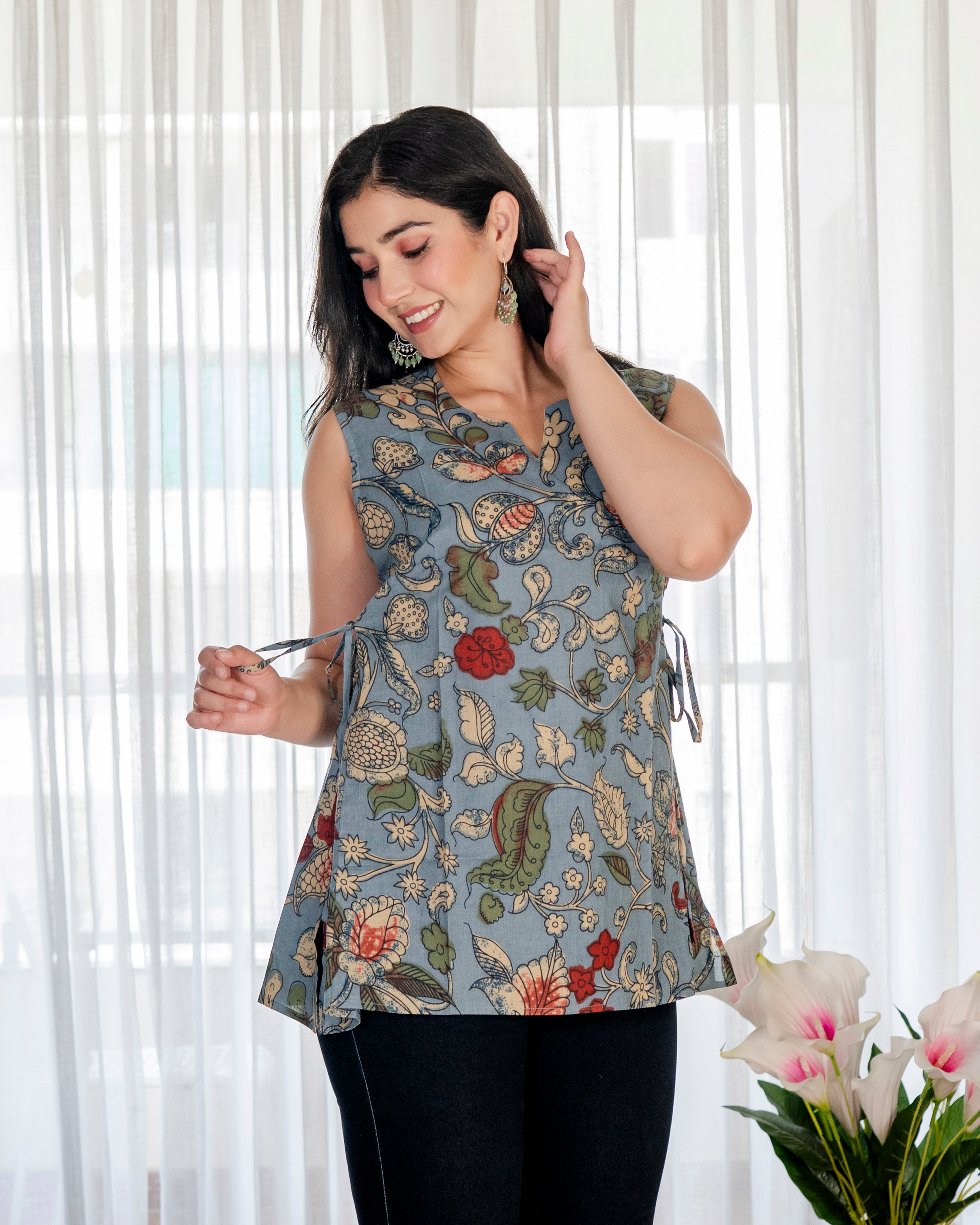 Chitrakshi Pure Cotton Kalamkari Sleeveless Short Top